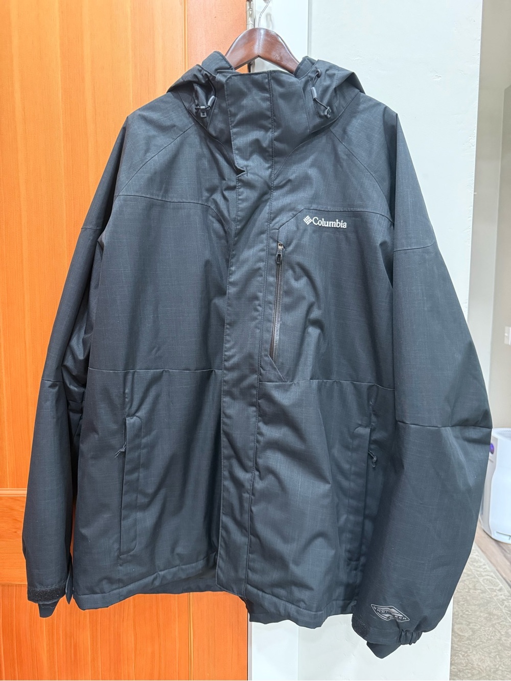 Columbia Men's Black Hooded Ski Jacket